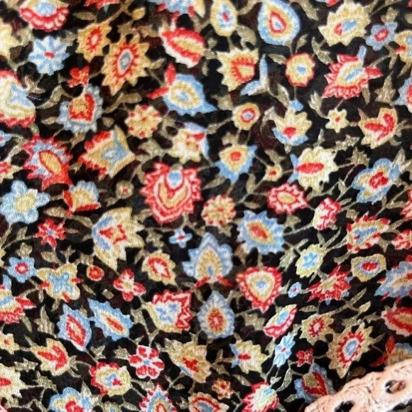 ~Zara~ Top - Large - Picture 4 of 4